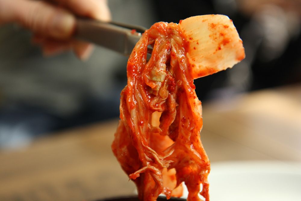 A acelga pode virar kimchi, uma conserva coreana apimentada. Foto: Divulgação A acelga pode virar kimchi, uma conserva coreana apimentada. Foto: Divulgação