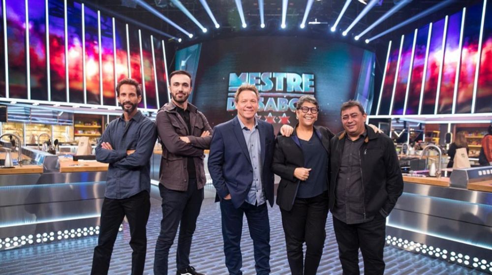 O elenco de Mestre do Sabor no estúdio do programa. Foto: Victor Pollak/divulgação TV Globo. O elenco de Mestre do Sabor no estúdio do programa. Foto: Victor Pollak/divulgação TV Globo.