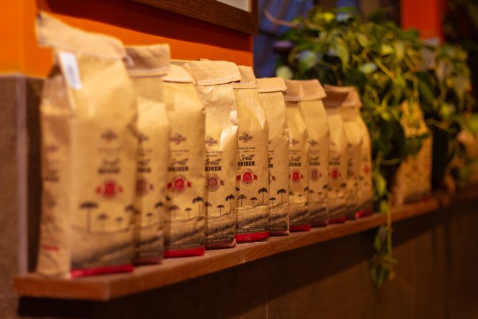 A farinha 100% paranaense para panificação será vendida em pacotes de 1kg e 25kg. Foto: Lucas de França / Divulgação A farinha 100% paranaense para panificação será vendida em pacotes de 1kg e 25kg. Foto: Lucas de França / Divulgação
