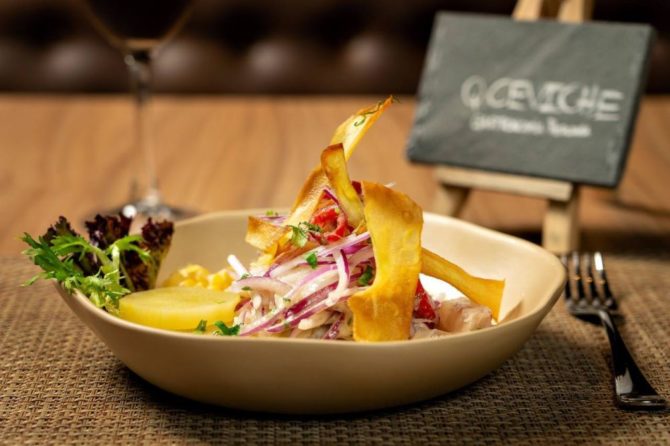 O ceviche de peixe branco do QCeviche. Foto: Fred Kendi/divulgação. O ceviche de peixe branco do QCeviche. Foto: Fred Kendi/divulgação.