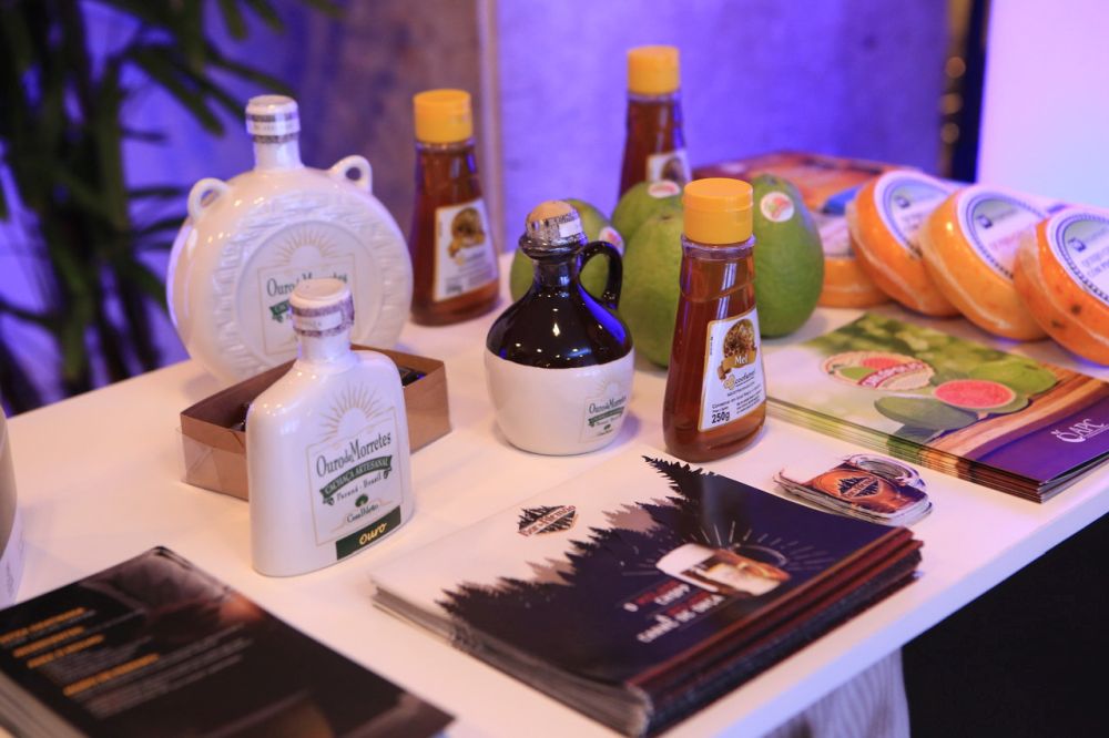 Alguns dos produtos com Indicação Geográfica do Paraná que foram apresentados durante o Prêmio Bom Gourmet 2019. Foto: Michel Willian/Gazeta do Povo. Alguns dos produtos com Indicação Geográfica do Paraná que foram apresentados durante o Prêmio Bom Gourmet 2019. Foto: Michel Willian/Gazeta do Povo.