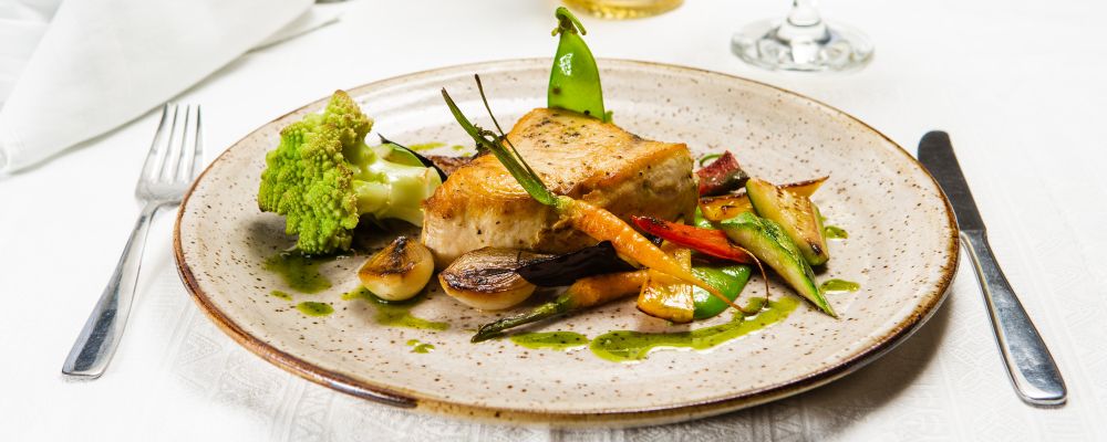 Espadarte com legumes orgânicos no Pescara Cucina Italiana. Foto? Michel Willian, Gazeta do Povo