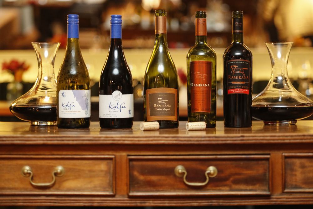 Vinhos degustados durante jantar no K.Sa. Foto: Jonathan Campos/Gazeta do Povo Vinhos degustados durante jantar no K.Sa. Foto: Jonathan Campos/Gazeta do Povo