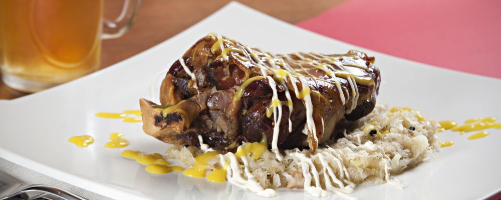 ALEMA- BOM GOURMET 28-06-2013 PRODUÇAO DE ALIMENTO DE COMIDA ALEMA PARA A REVISTA BOM GOURMET FOTO ALECANDRE MAZZO-GAZETA DO POVO