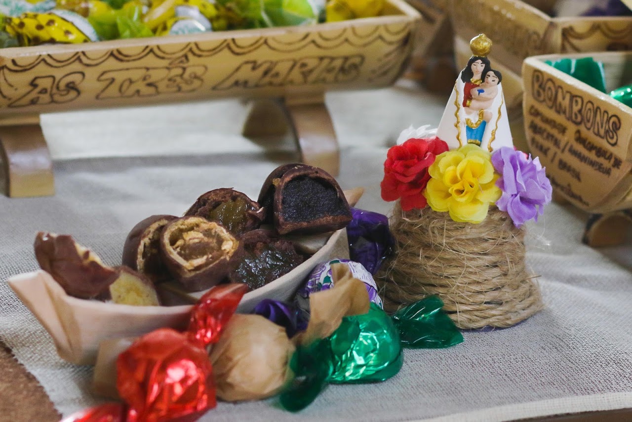 Bombons de chocolate com recheios de frutas amazônicas ou castanhas são o souvenir mais popular do Pará. Foto: Pedro Guerreiro/Agência Pará Bombons de chocolate com recheios de frutas amazônicas ou castanhas são o souvenir mais popular do Pará. Foto: Pedro Guerreiro/Agência Pará