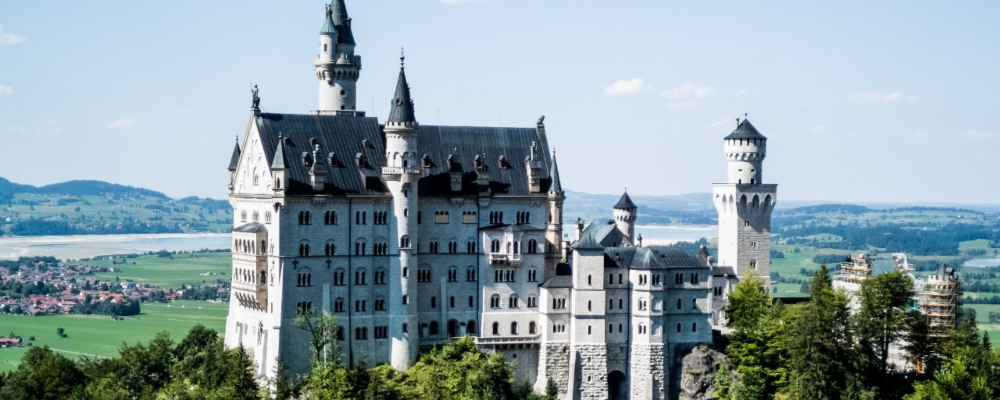 Castelo de Neuschwanstein, a cerca de 130km de Munich. Foto: Nikita Semerenko/ Unsplash
