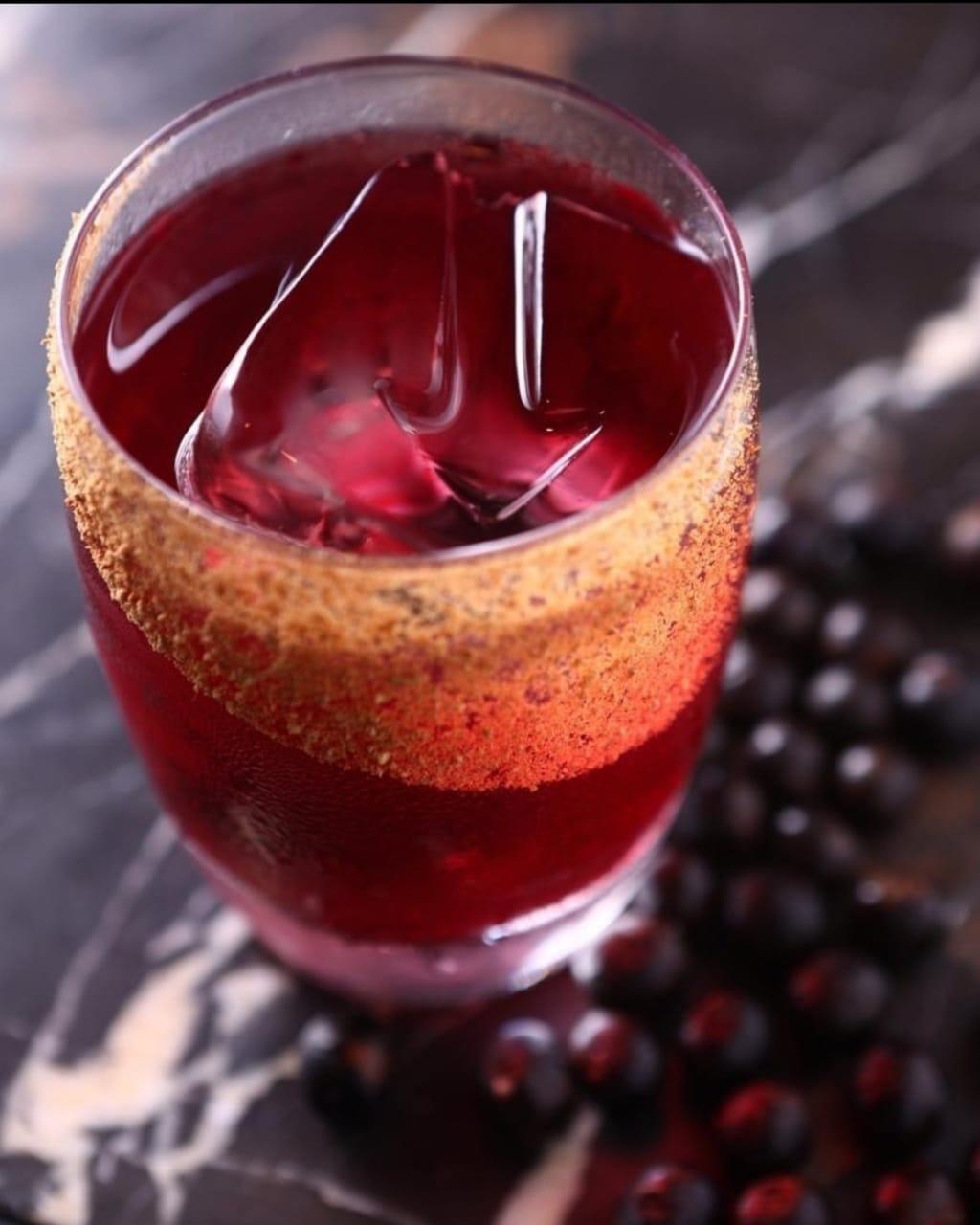 O drink Açaí, do SubAstor. Foto: Divulgação O drink Açaí, do SubAstor. Foto: Divulgação