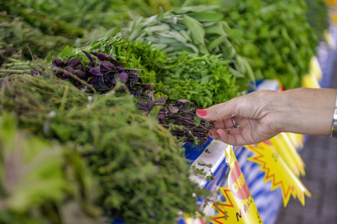 Feira foi criada para evitar desperdício de pequenos produtores do Paraná. Foto: Nay Klym Feira foi criada para evitar desperdício de pequenos produtores do Paraná. Foto: Nay Klym