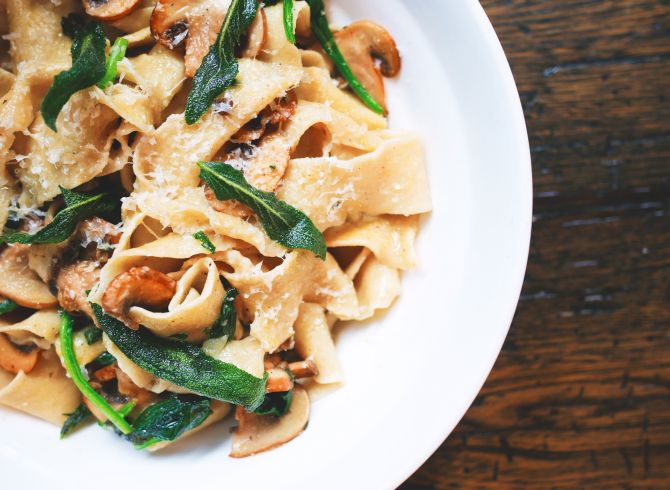 Bruno Stippe, da quinta geração de cozinheiros italianos, ensina 5 dicas ao preparar massa. Foto: Eaters Collective / Unsplash Bruno Stippe, da quinta geração de cozinheiros italianos, ensina 5 dicas ao preparar massa. Foto: Eaters Collective / Unsplash