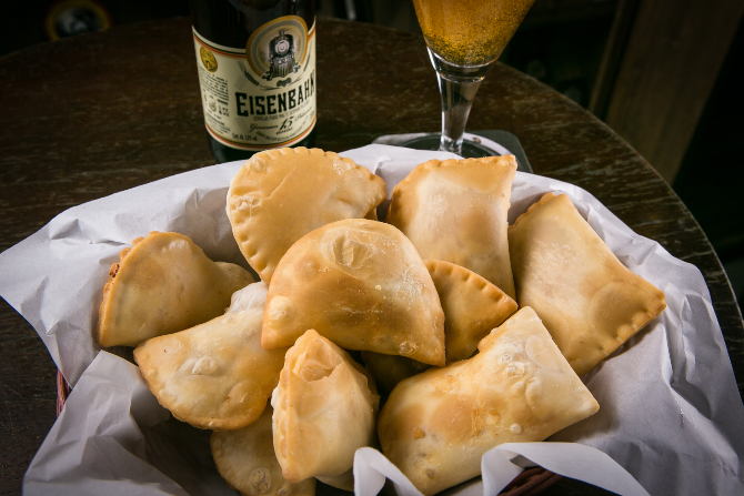 Pastéis do Bar Estação Eisenbahn. Foto: Divulgação. Pastéis do Bar Estação Eisenbahn. Foto: Divulgação.