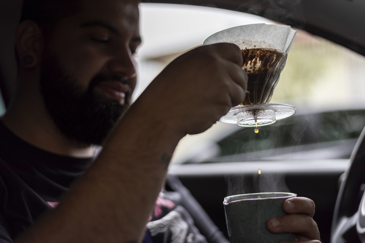Hario V60 é um dos métodos que Caio usa. Foto: Fernando Zequinão/Gazeta do Povo Hario V60 é um dos métodos que Caio usa. Foto: Fernando Zequinão/Gazeta do Povo