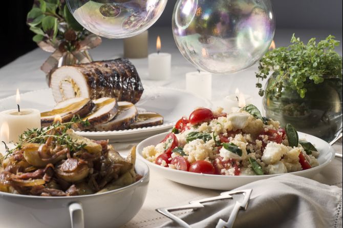 Para passar o Natal com os amigos ou com os parentes mais próximos, nada melhor que receitas rápidas. Foto: Alexandre Mazzo/Gazeta do Povo Para passar o Natal com os amigos ou com os parentes mais próximos, nada melhor que receitas rápidas. Foto: Alexandre Mazzo/Gazeta do Povo