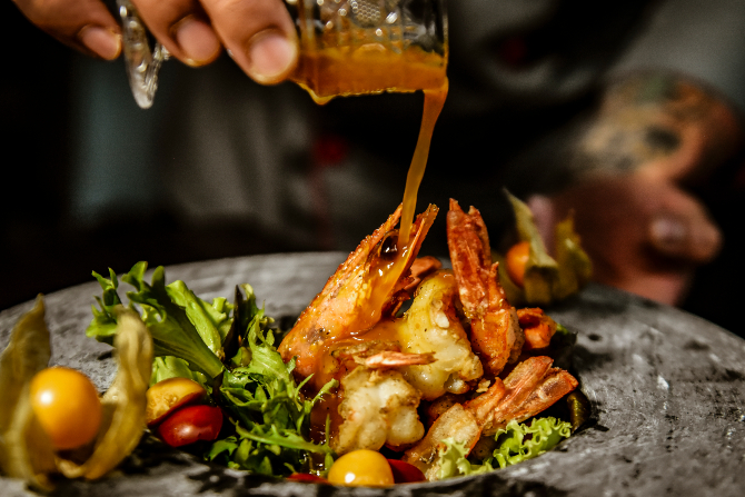 Nos preparos salgados, a physalis pode ser usada em receitas para trazer um sabor mais tropical, com um toque de acidez. Foto: Nay Klym/Gazeta do Povo