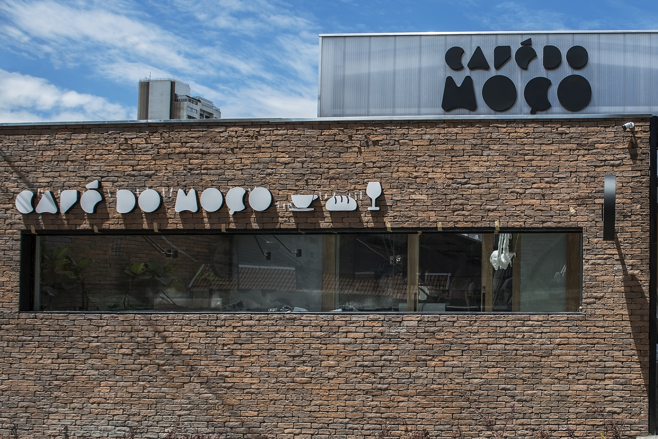 Fachada do Café do Moço. Foto: Letícia Akemi/Bom Gourmet Fachada do Café do Moço. Foto: Letícia Akemi/Bom Gourmet