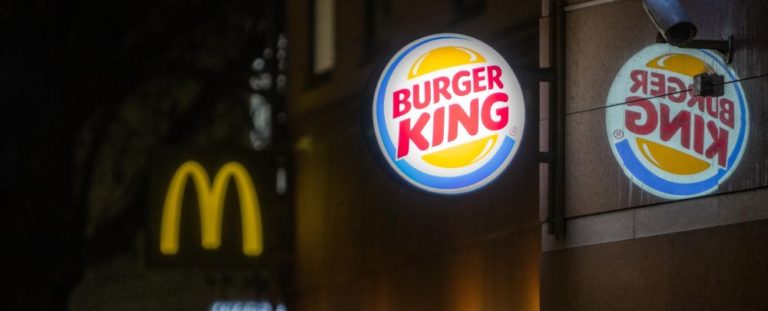 Franquias McDonald's e Burger King. Foto: Unsplash.
