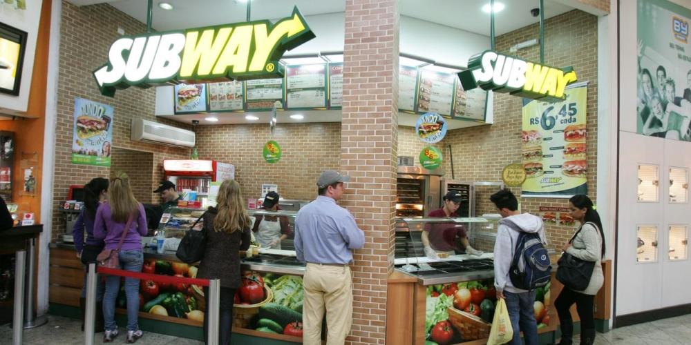 A rede norte-americana Subway afirma que abrir uma franquia da marca requer baixo investimento e operações simples. Foto: Daniel Castellano/Gazeta do Povo. A rede norte-americana Subway afirma que abrir uma franquia da marca requer baixo investimento e operações simples. Foto: Daniel Castellano/Gazeta do Povo.