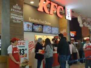 Curitiba acaba de ganhar a terceira loja da KFC, referência mundial em frango frito Fotos: Marina Mori / Gazeta do Povo