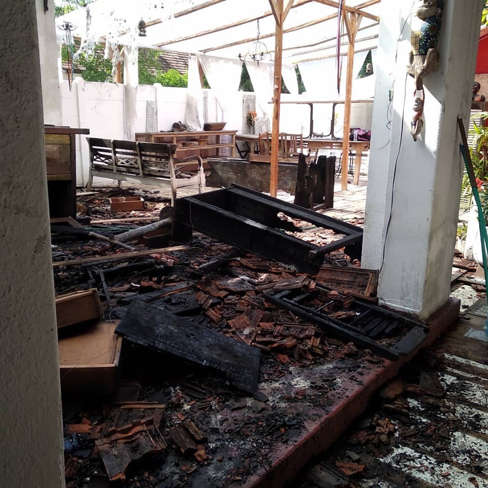 O restaurante Dedo de Moça, no imóvel da Av. Souza Naves, após incêndio. Foto: Reprodução/Facebook O restaurante Dedo de Moça, no imóvel da Av. Souza Naves, após incêndio. Foto: Reprodução/Facebook