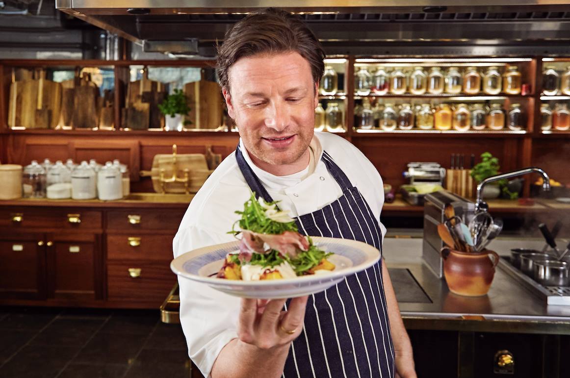 O chef britânico Jamie Oliver ensinou uma geração a cozinhar. Foto: Divulgação O chef britânico Jamie Oliver ensinou uma geração a cozinhar. Foto: Divulgação