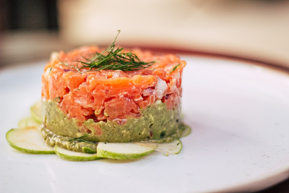 Tartar de salmão. Foto: Hana Lidia/divulgação. Tartar de salmão. Foto: Hana Lidia/divulgação.