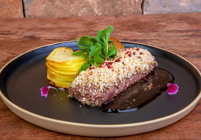 Restaurante de luxo em região de cânions gaúchos faz tudo na brasa Restaurante de luxo em região de cânions gaúchos faz tudo na brasa