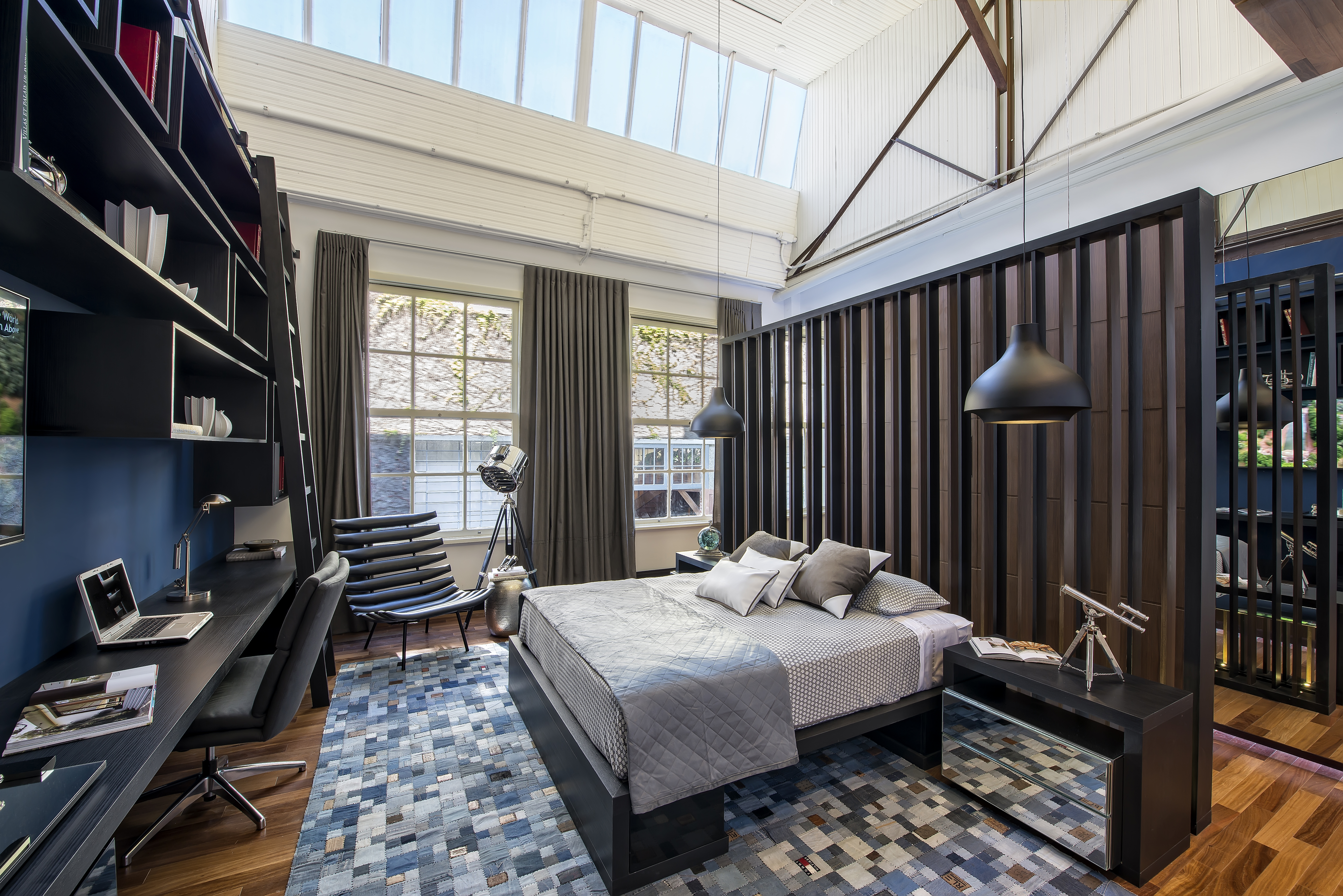 Quarto do rapaz, projeto de Bruno Colle, foi premiado como projeto mais original da Casa Cor PR 2015.
Foto: Letícia Akemi / Gazeta do Povo