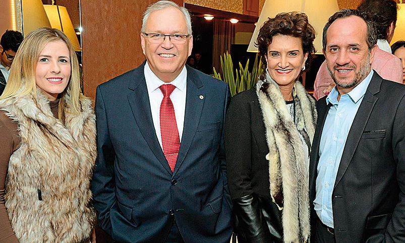 Priscila Viana, o diretor da Axell Gustavo Feddersen, Marina Nessi e Luiz Sentinger.