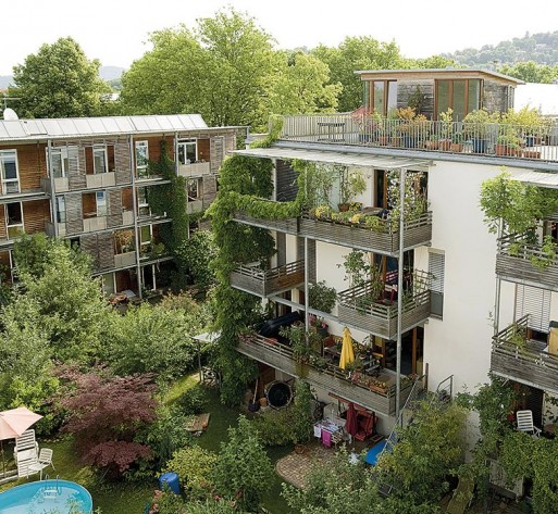 Casas construídas com conceito sustentável garante economia de energia em Freiburg, na Alemanha. Casas construídas com conceito sustentável garante economia de energia em Freiburg, na Alemanha.