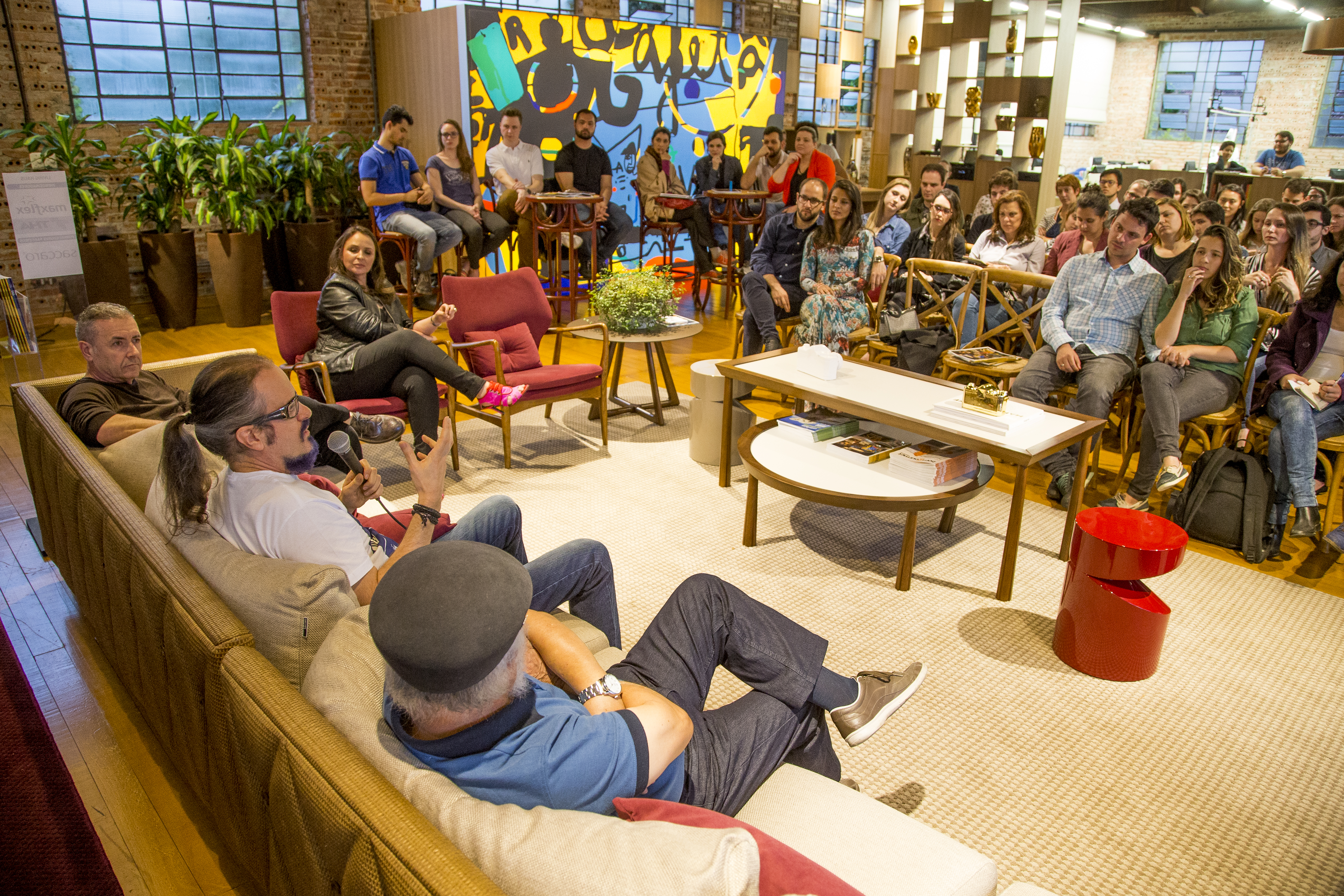 O último workshop da Haus de 2015 homenageou o arquiteto curitibano Vilanova Artigas. Fotos: Hugo Harada/Gazeta do Povo O último workshop da Haus de 2015 homenageou o arquiteto curitibano Vilanova Artigas. Fotos: Hugo Harada/Gazeta do Povo