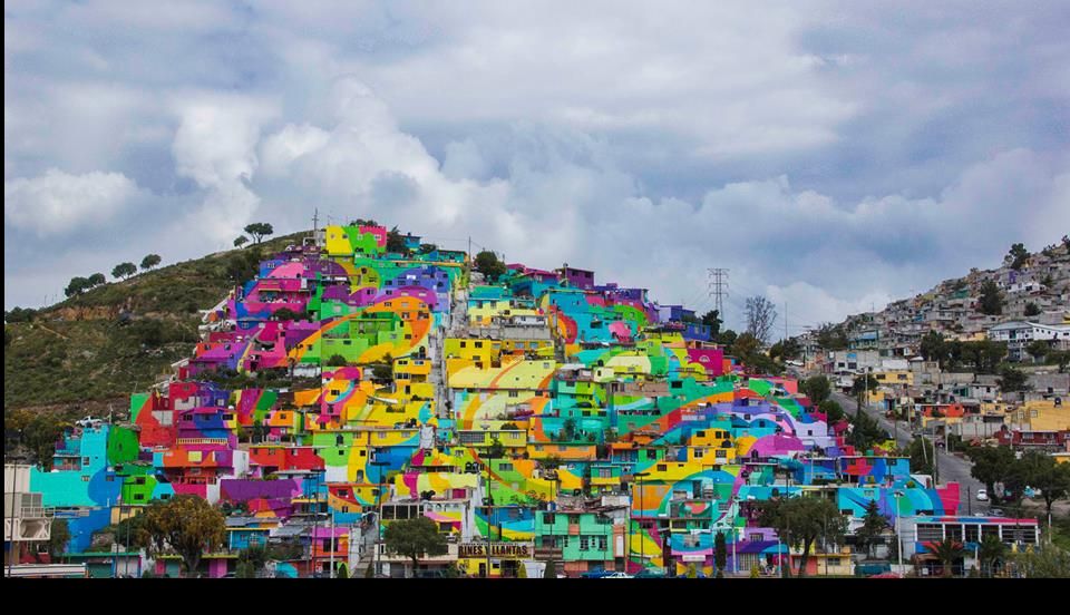 Comunidade de Las Palmitas, na cidade de Pachuca, região extremamente violenta no México. Resultado da intervenção uniu arte e envolvimento dos moradores.
Fotos: Germen Crew / Divulgação.