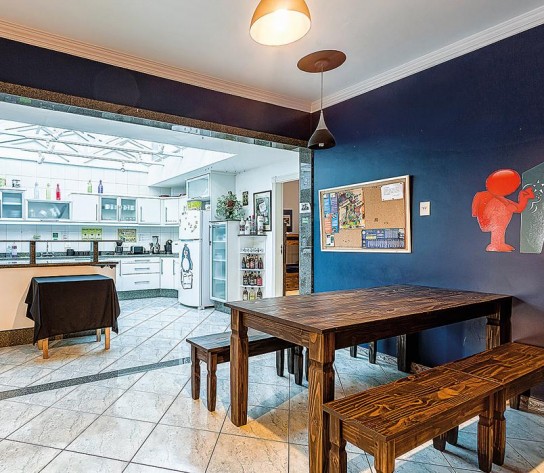 Hostels descolados são opção de hospedagem em Curitiba Hostels descolados são opção de hospedagem em Curitiba