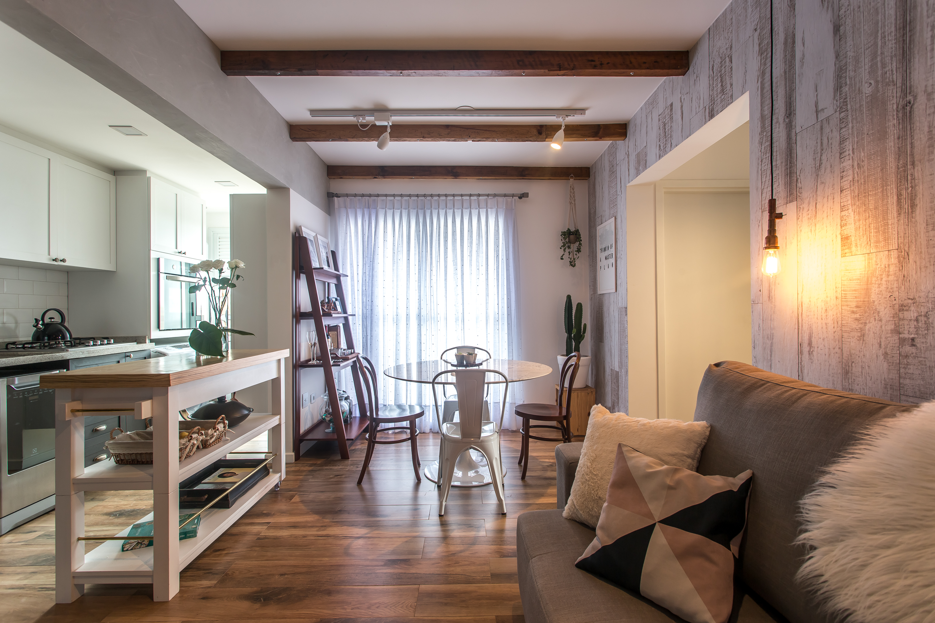 Blogueira abre seu apartamento escandinavo e mostra detalhes da decoração Blogueira abre seu apartamento escandinavo e mostra detalhes da decoração
