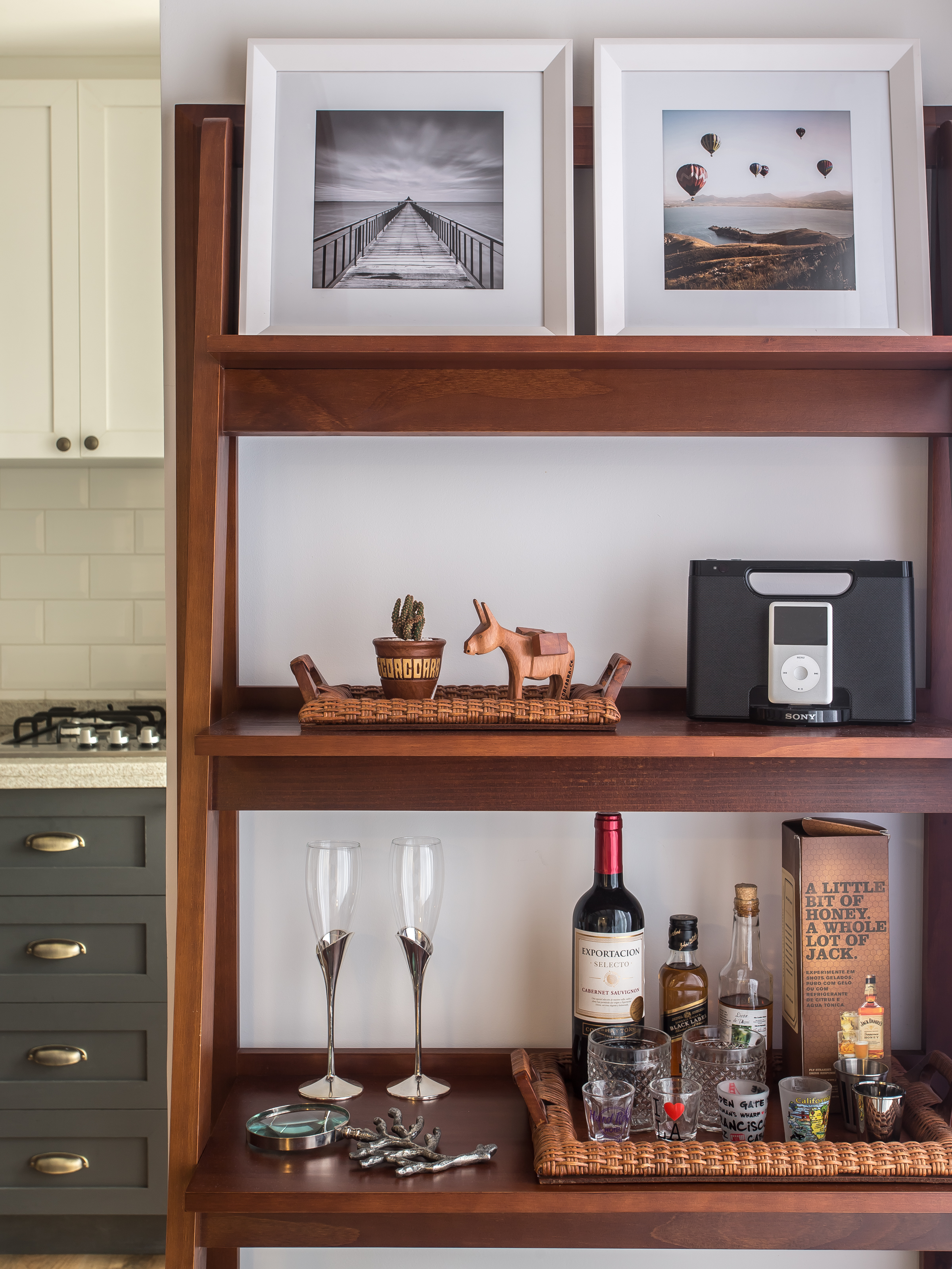 Blogueira abre seu apartamento escandinavo e mostra detalhes da decoração Blogueira abre seu apartamento escandinavo e mostra detalhes da decoração