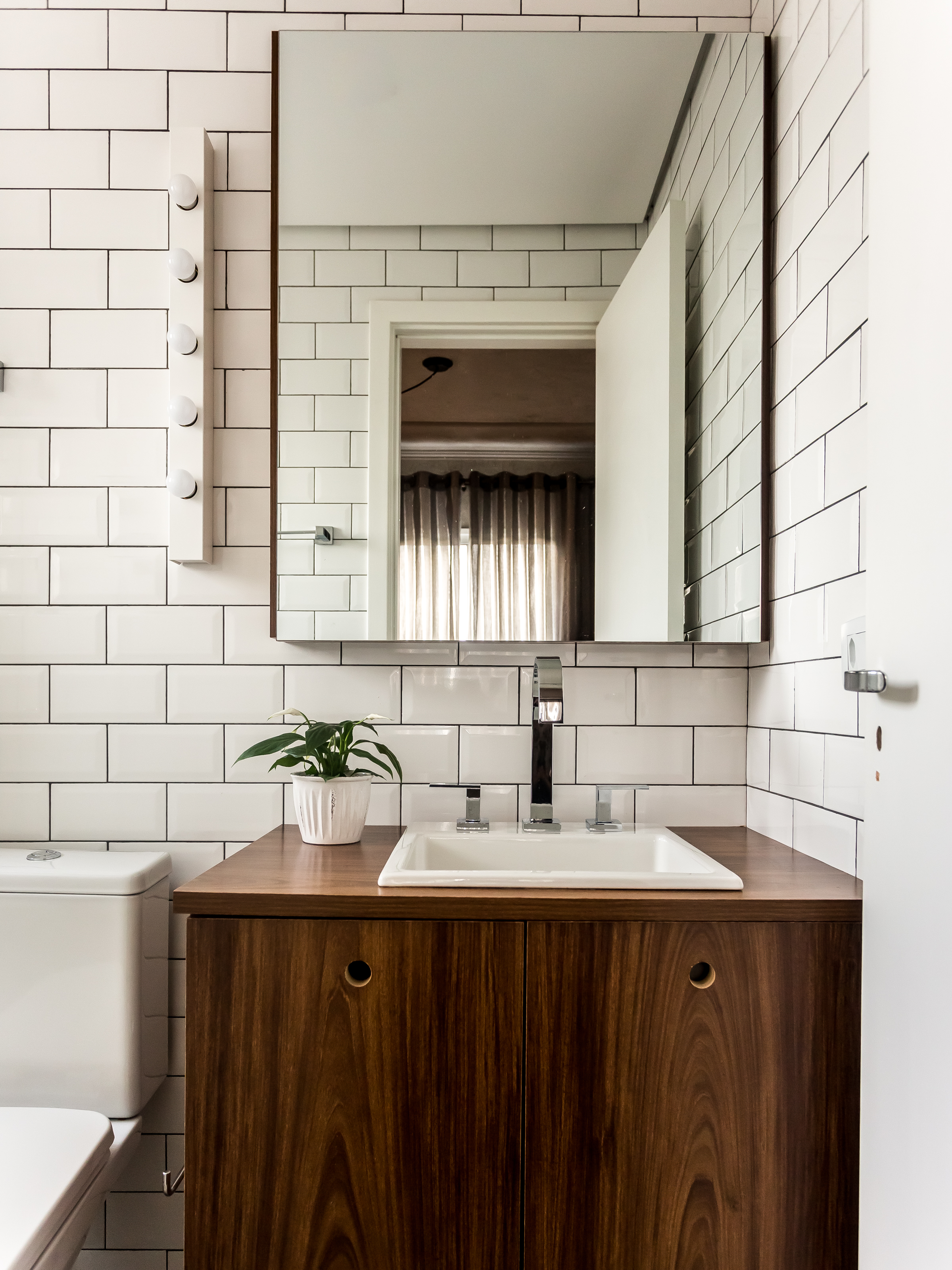 Blogueira abre seu apartamento escandinavo e mostra detalhes da decoração Blogueira abre seu apartamento escandinavo e mostra detalhes da decoração