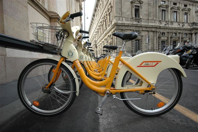 Bicicletas em Milão: governo estuda dar compensação para quem usar o transporte para trabalhar.
Foto: Turismo Milão / Divulgação