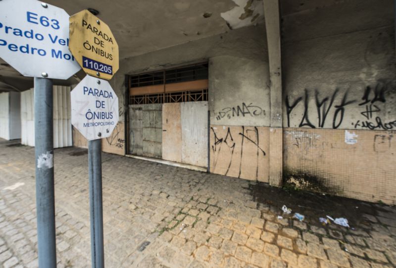 Caminhada pelo centro de curitiba onde irão decidir qual rua receberá uma nova intervenção do movimento ATELIER DA RUA #CURITIBA. Local: Rua João Negrão, Travessa da Lapa e Av. Sete de Setembro. Caminhada pelo centro de curitiba onde irão decidir qual rua receberá uma nova intervenção do movimento ATELIER DA RUA #CURITIBA. Local: Rua João Negrão, Travessa da Lapa e Av. Sete de Setembro.