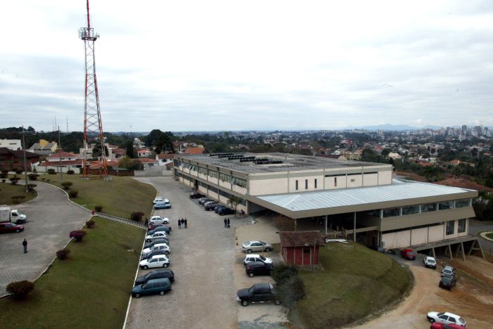 Das janelas do prédio, na Vista Alegre, vê-se quase toda Curitiba. Fotos: Átila Alberti/Acervo O Estado do Paraná Das janelas do prédio, na Vista Alegre, vê-se quase toda Curitiba. Fotos: Átila Alberti/Acervo O Estado do Paraná