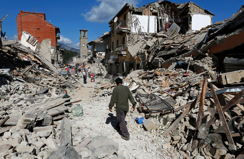 Foto de Amatrice destruída mostra apenas a Torre Cívica intacta. Foto de Amatrice destruída mostra apenas a Torre Cívica intacta.