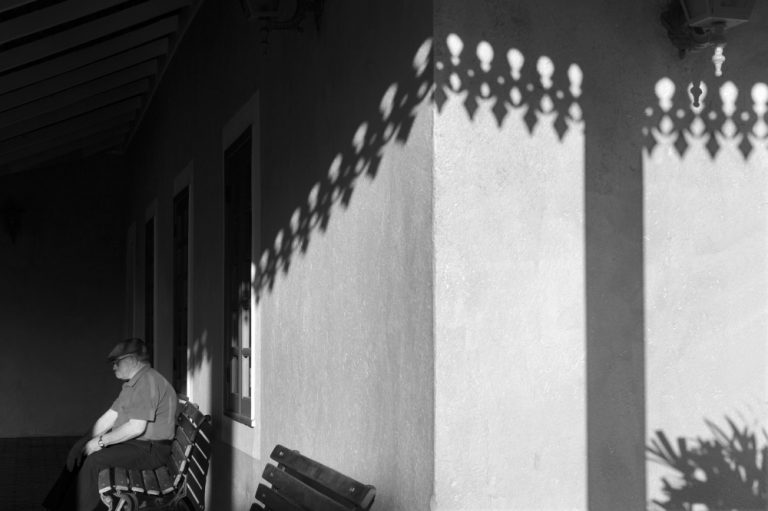 Sombras dos lambrequins abraçam casa de Santa Felicidade. Fotos: Joel Rocha/Divulgação