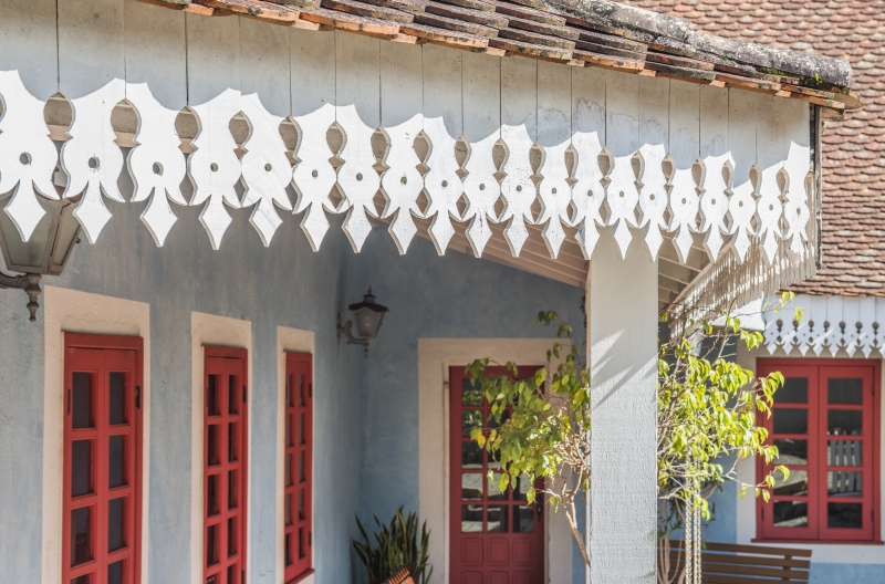 Fotos para matéria da Haus para o caderno G que fala sobre os lambrequins. Loca: Carpintaria São Judas Tadeu, que ainda fabrica lambrquins em Curitiba, Casa das Pinturas que fica em Santa Felicidade e o Restaurante Peixe Frito (Av. Manoel Ribas, 5438). Fotos para matéria da Haus para o caderno G que fala sobre os lambrequins. Loca: Carpintaria São Judas Tadeu, que ainda fabrica lambrquins em Curitiba, Casa das Pinturas que fica em Santa Felicidade e o Restaurante Peixe Frito (Av. Manoel Ribas, 5438).