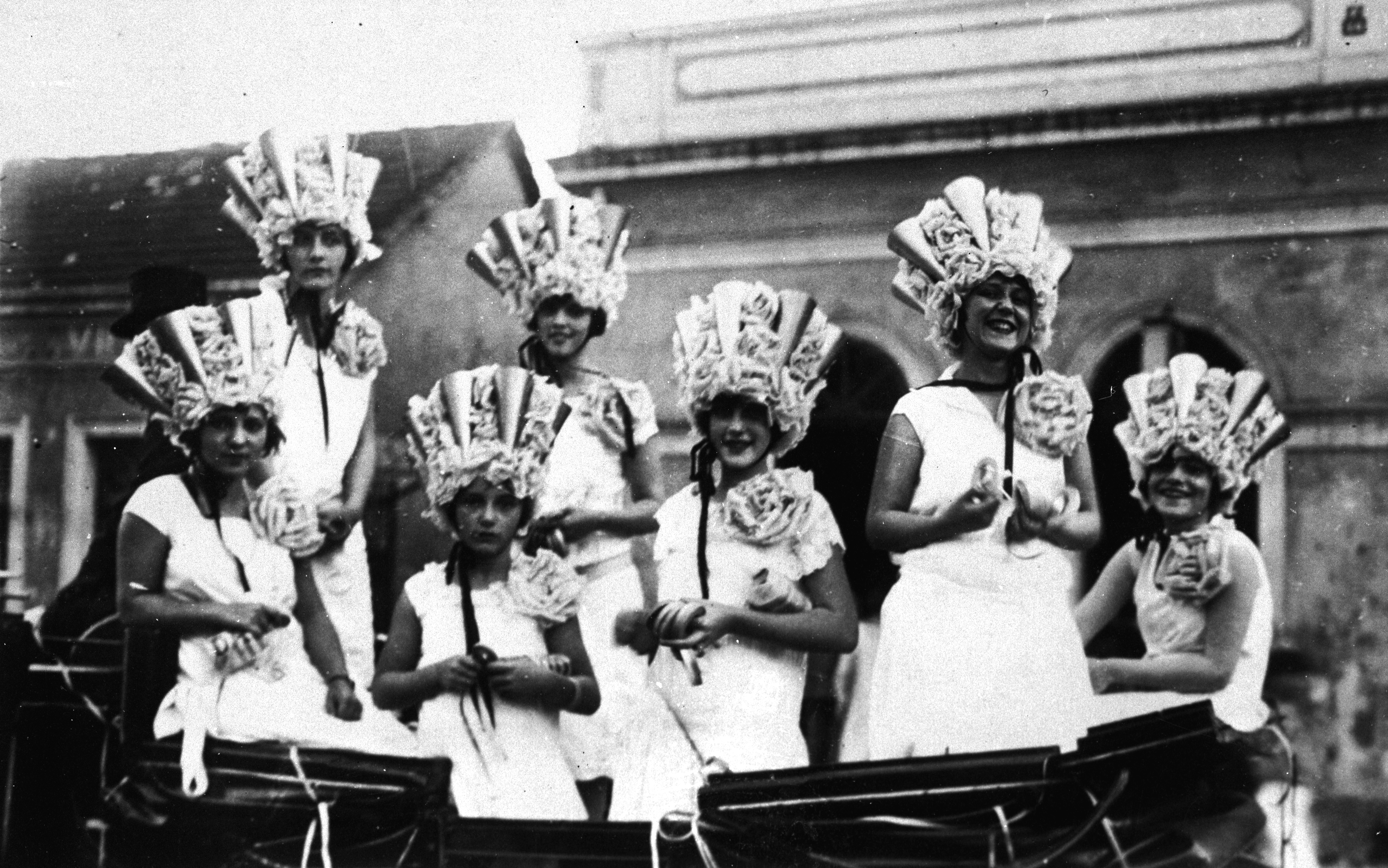 Curitiba sempre teve carnaval! Veja imagens das festas de outros tempos Curitiba sempre teve carnaval! Veja imagens das festas de outros tempos
