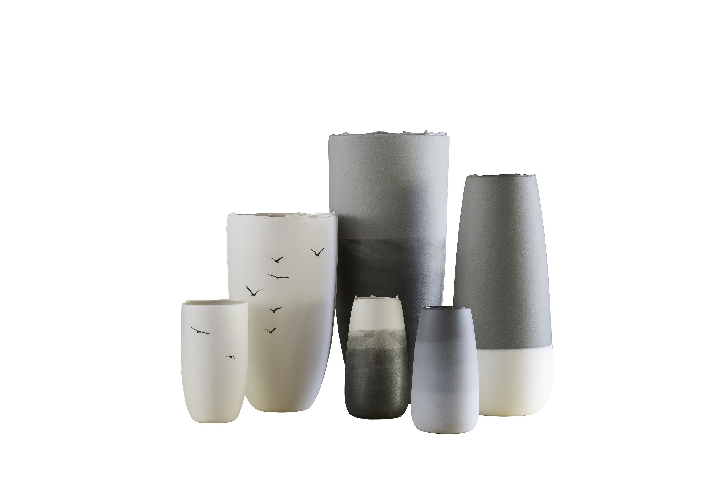 Fotos do produto Cerâmics da  Série Líquida da artista Heloísa Galvão da arquiteta Renata McCartney para o Rota HAUS. Local: ODA. Al Prudente de Moraes 1239, Centro.