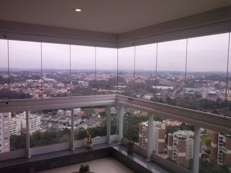 Quer fechar sua sacada? Saiba como liberar a obra e que cuidados tomar