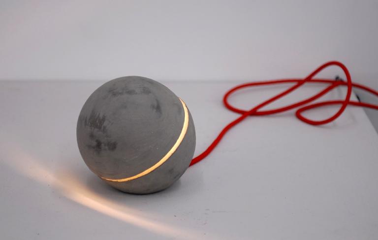 EM2 Design disponibiliza sua luminária Ostra, por R$ 295. Foto: Reprodução EM2 Design disponibiliza sua luminária Ostra, por R$ 295. Foto: Reprodução