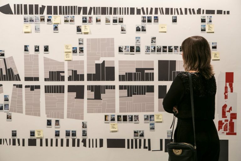 Exposição com 18 propostas que repensam Curitiba estará à mostra no MuMA até 10 de agosto. Fotos: Marcelo Andrade/Gazeta do Povo