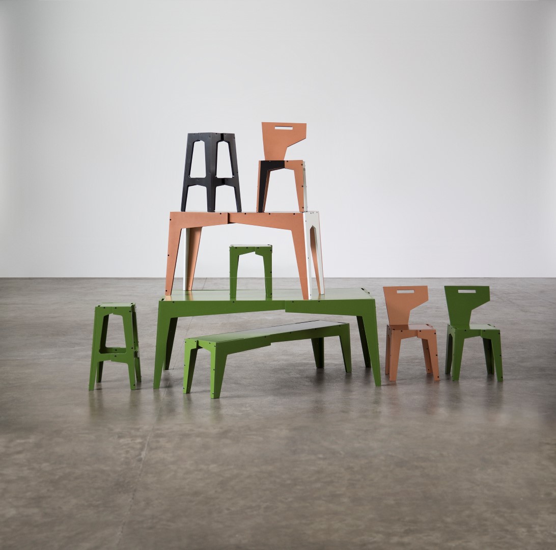 Coleção Assimétrica assinada pelos Irmãos Campana foi lançada esta semana pela Tok & Stok. 
Fotos: Divulgação