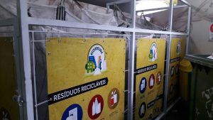 No Condomínio Residencial Buenos Aires, os resíduos são separados em gaiolas até que as empresas responsáveis façam a coleta. Foto: Condomínio Buenos Aires/Divulgação