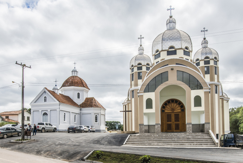 Colônia rural perto de Curitiba ganha uma das mais altas (e belas) igrejas ucranianas do Brasil Colônia rural perto de Curitiba ganha uma das mais altas (e belas) igrejas ucranianas do Brasil