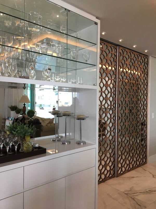 Biombo não serve só para dividir ambientes. Aprenda a usá-lo na decoração Biombo não serve só para dividir ambientes. Aprenda a usá-lo na decoração