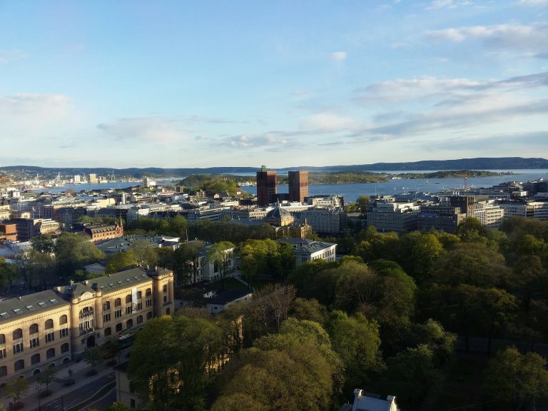Oslo, capital da Noruega, tem metas ousadas e foi eleita a "Capital Verde da Europa 2019".
Foto: Pixabay
